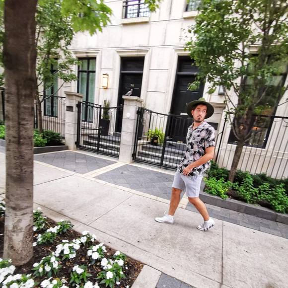 Meet your Posher, Raphaël - Picture 1 of 1